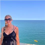 Soy estudiante en grado de derecho, lo que me ha enseñado a ser organizada, responsable y metódica. Ofrezco clases personalizadas